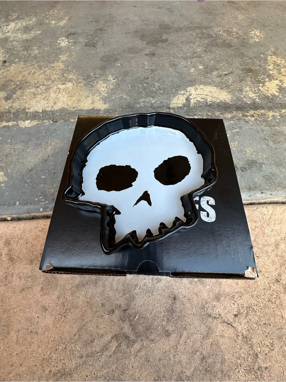 Pleasures x Zero Ceramic Ash Tray